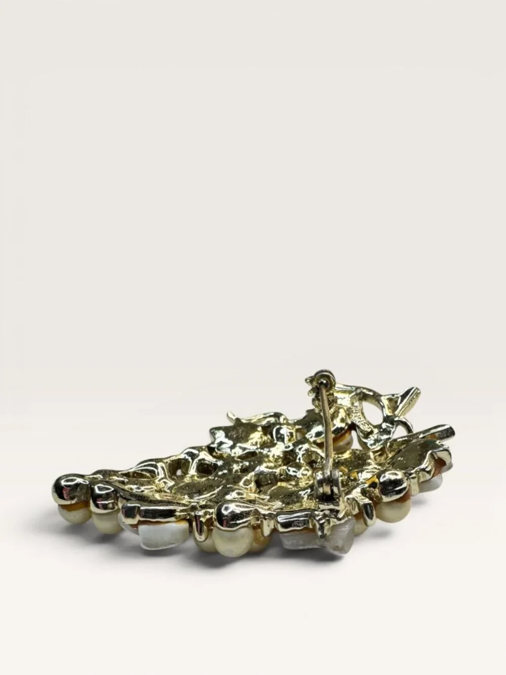 Charel 1950s Faux Pearl & Mother of Pearl Lucite Grape Brooch Gold Tone Vintage